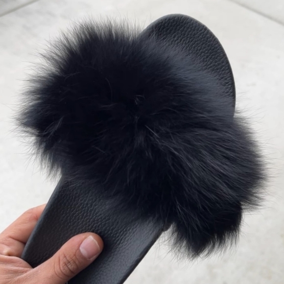 Black faux fur/fur slides - Picture 5 of 5